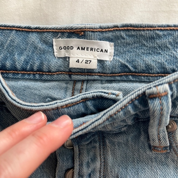 Good American Bombshell Denim Jean Short w/ Button Fly | Size 4/27 | Indigo Wash - Picture 3 of 10